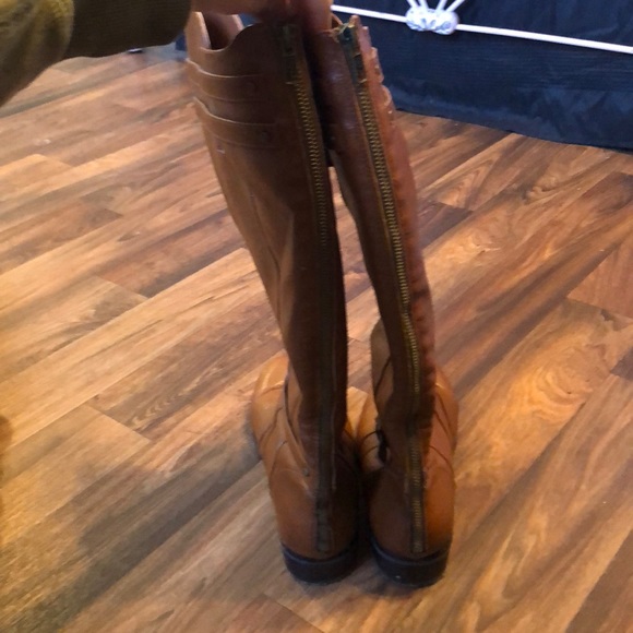 boots - Picture 2 of 3